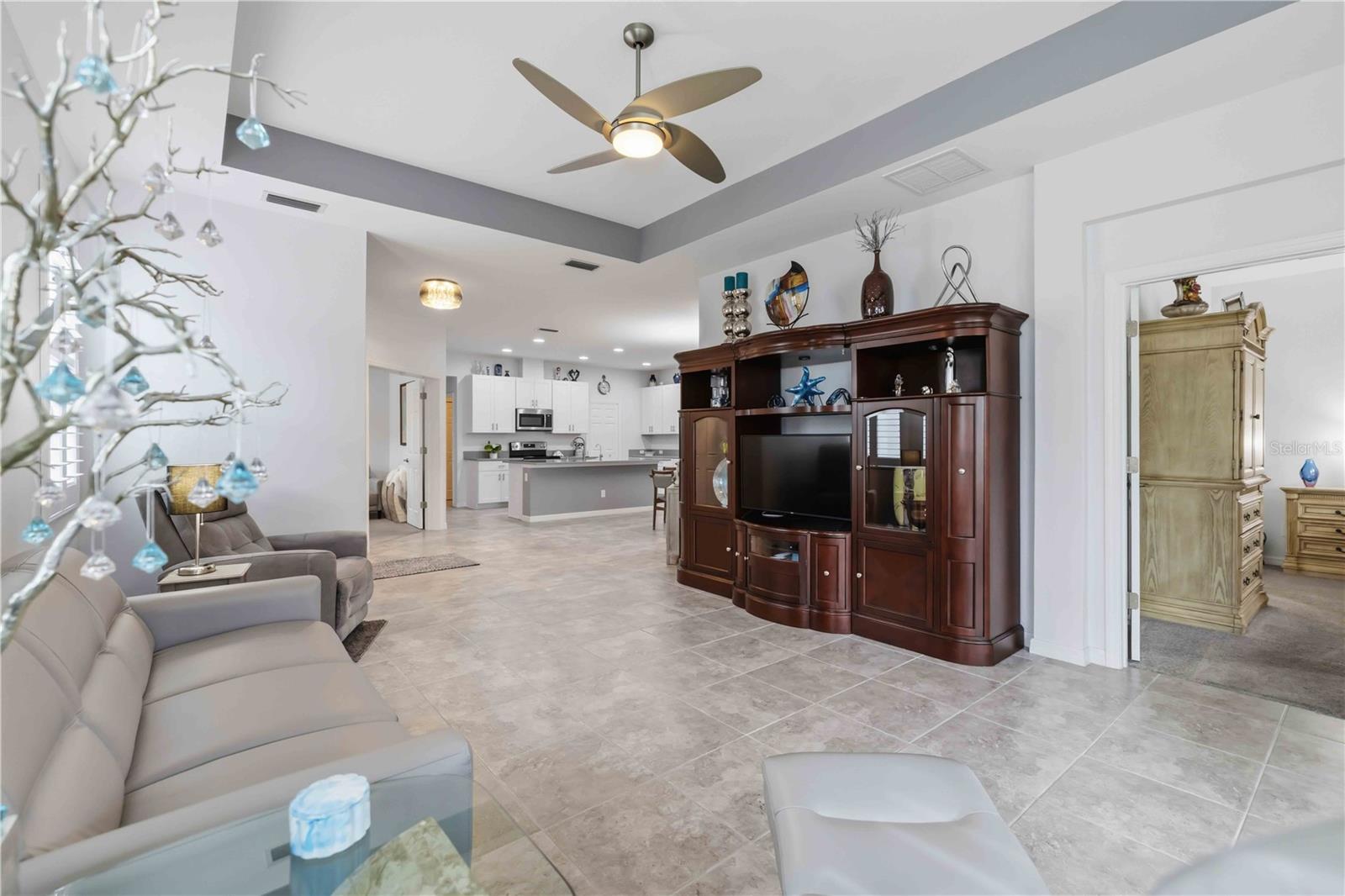 8512 CACHE DR, SARASOTA, FL — photo 11