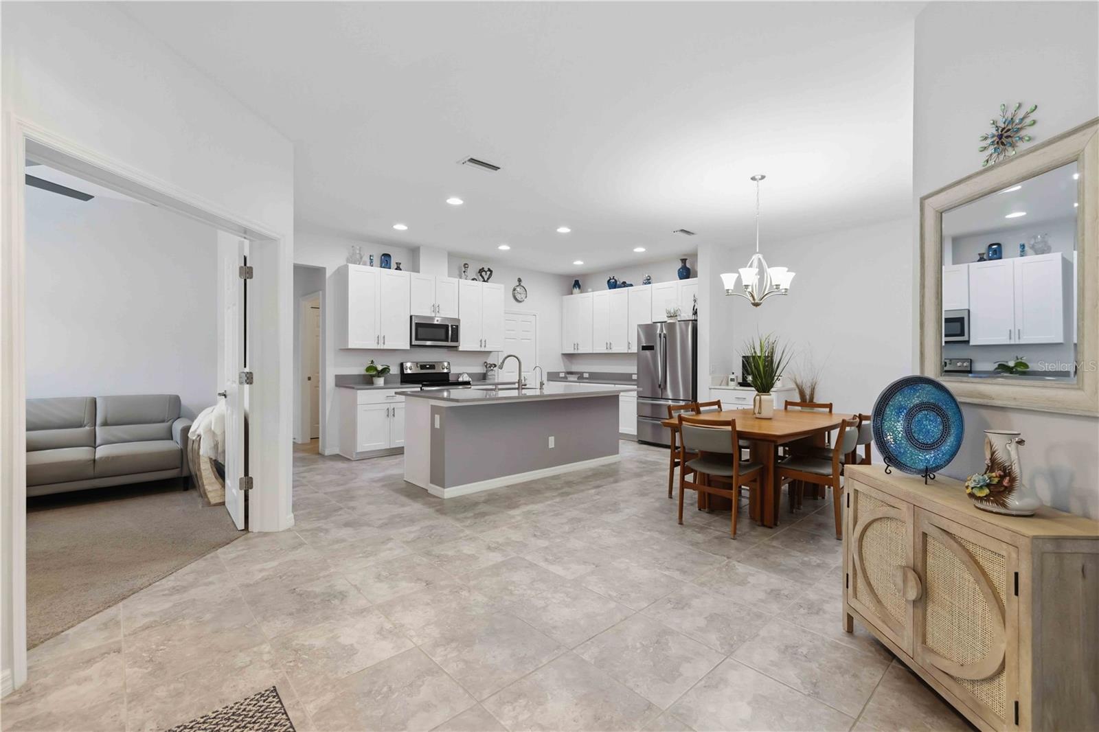 8512 CACHE DR, SARASOTA, FL — photo 12