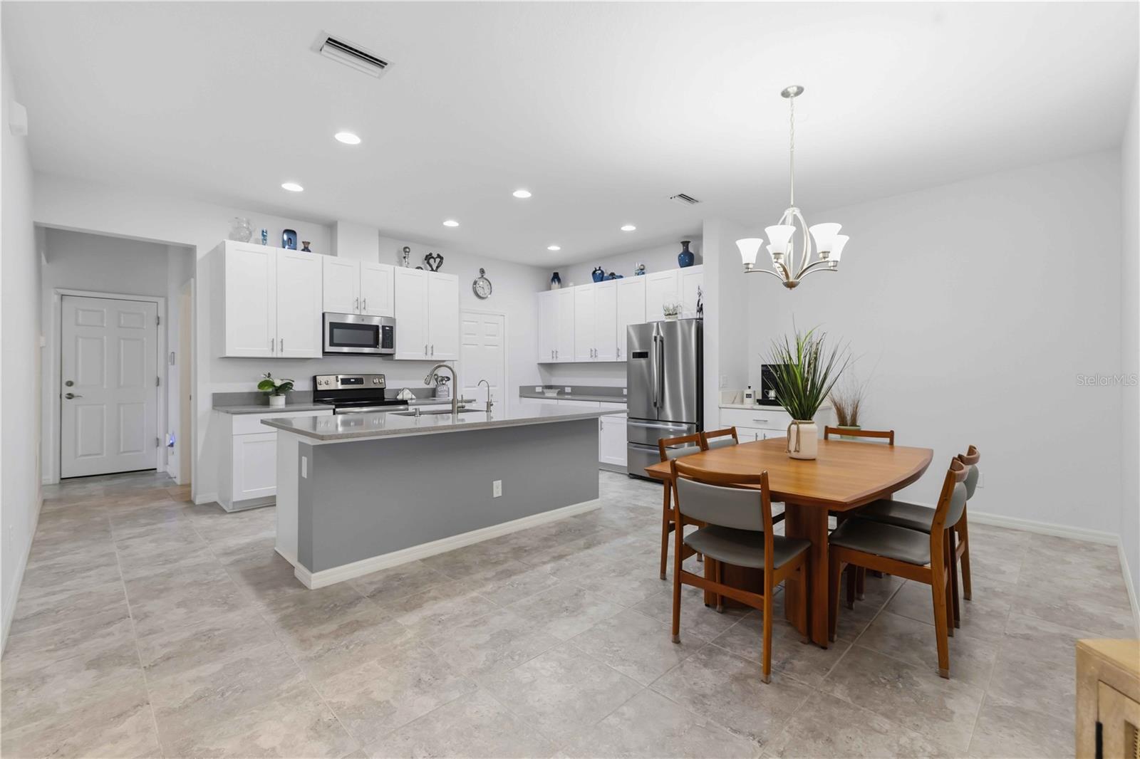 8512 CACHE DR, SARASOTA, FL — photo 13