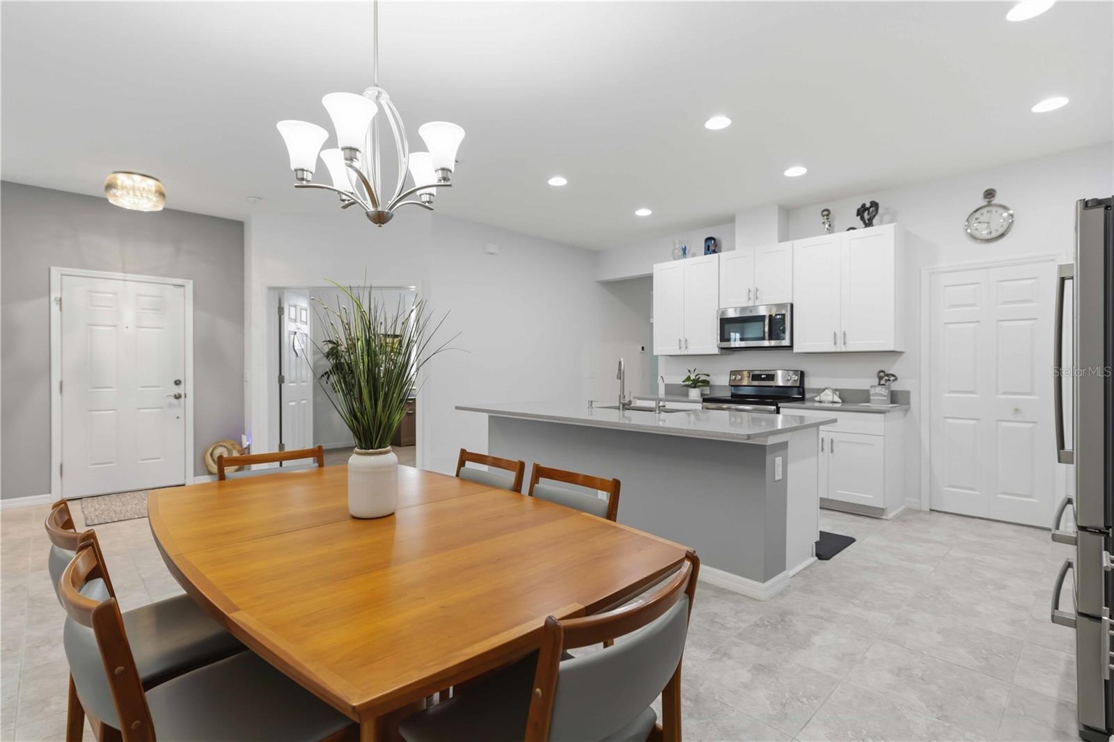 8512 CACHE DR, SARASOTA, FL — photo 17