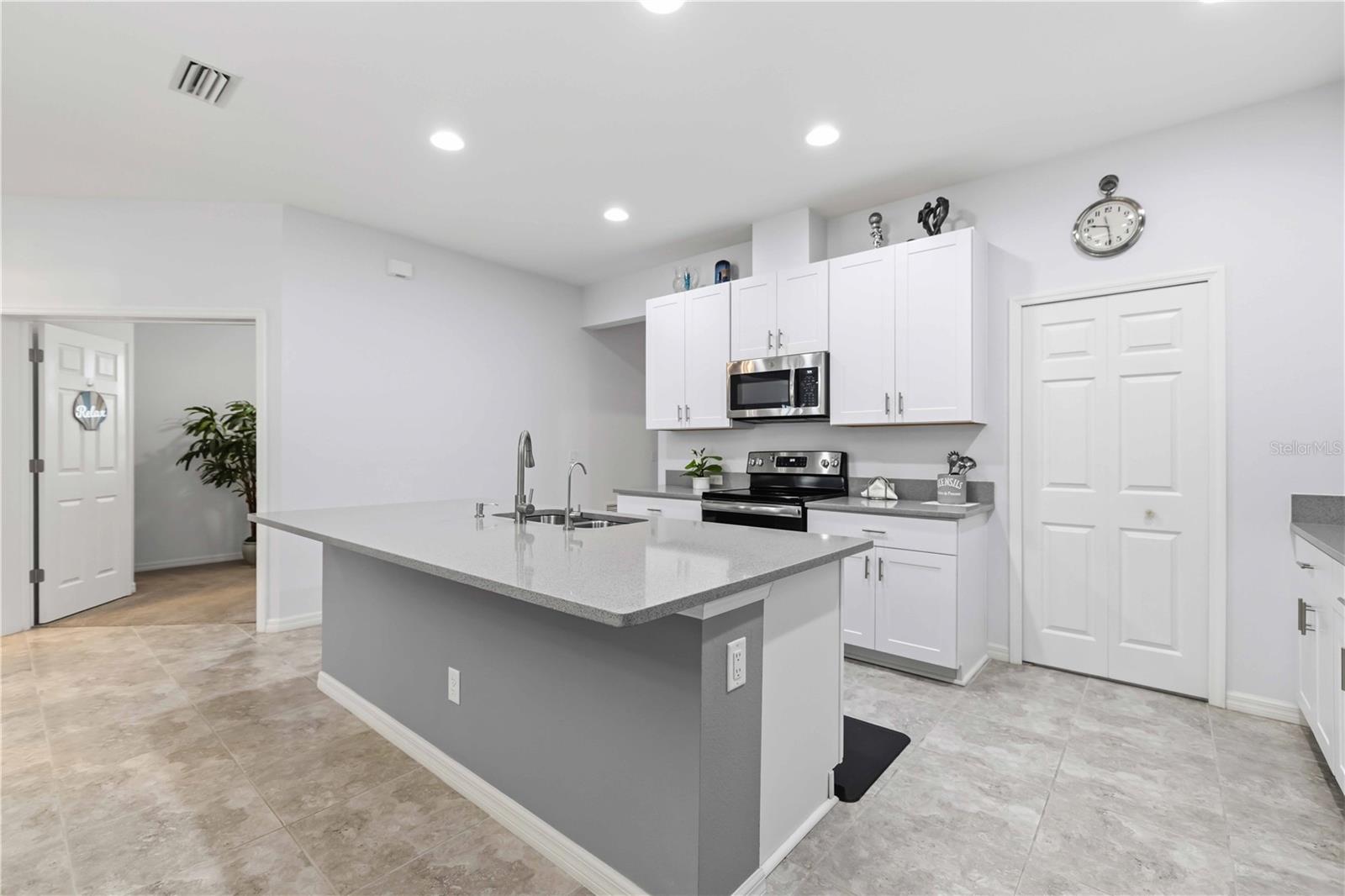 8512 CACHE DR, SARASOTA, FL — photo 19