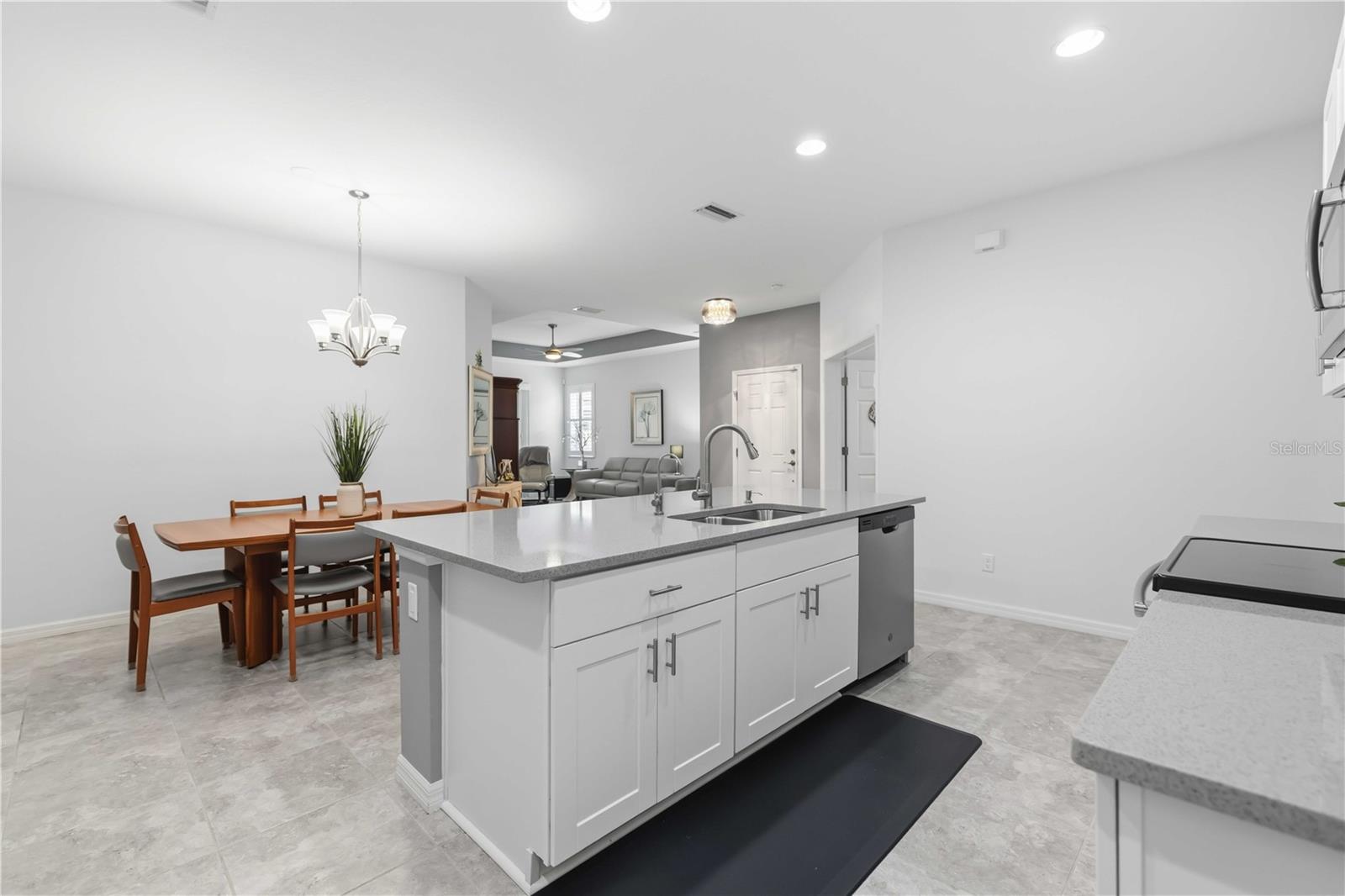 8512 CACHE DR, SARASOTA, FL — photo 20