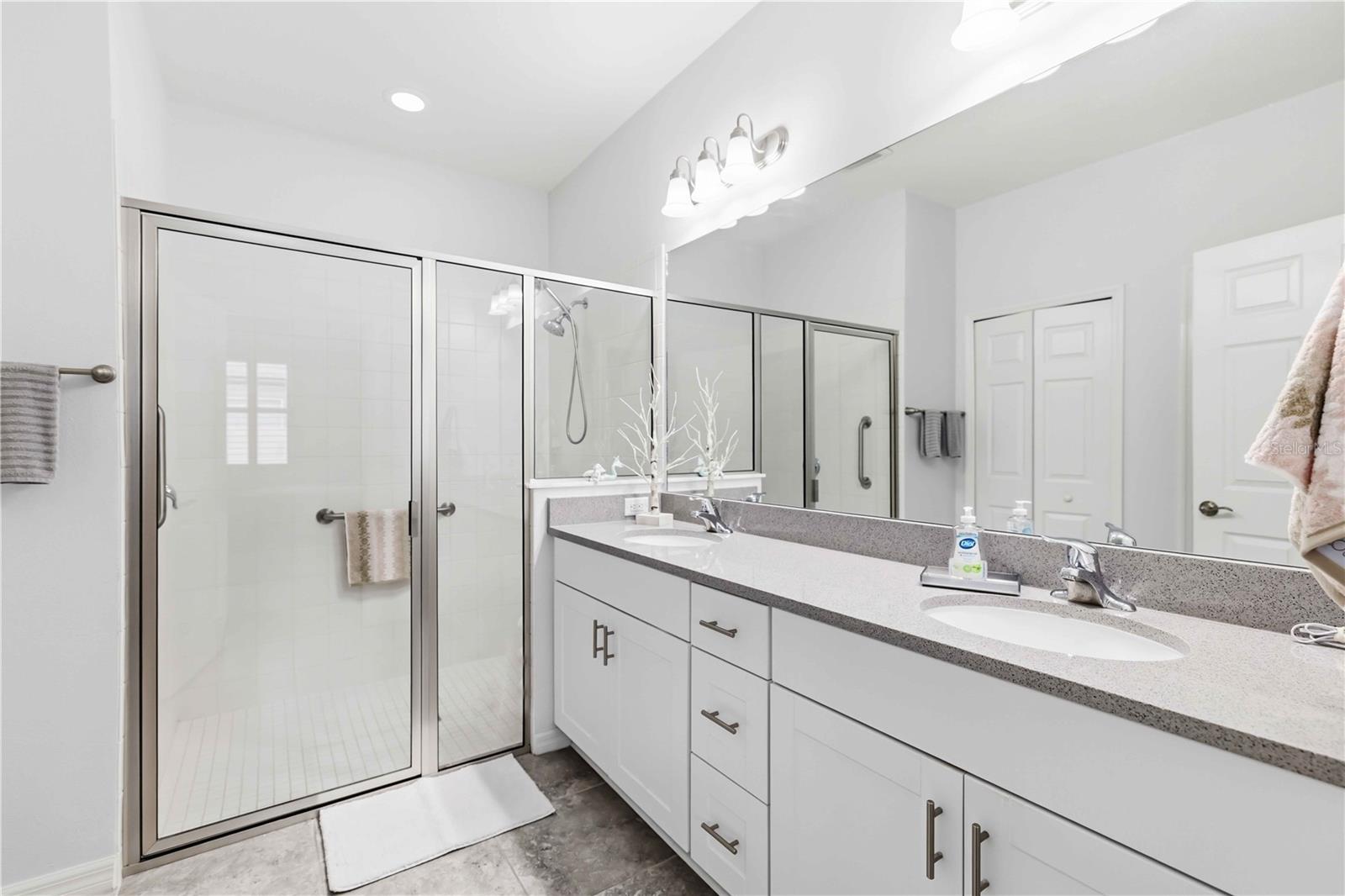 8512 CACHE DR, SARASOTA, FL — photo 31
