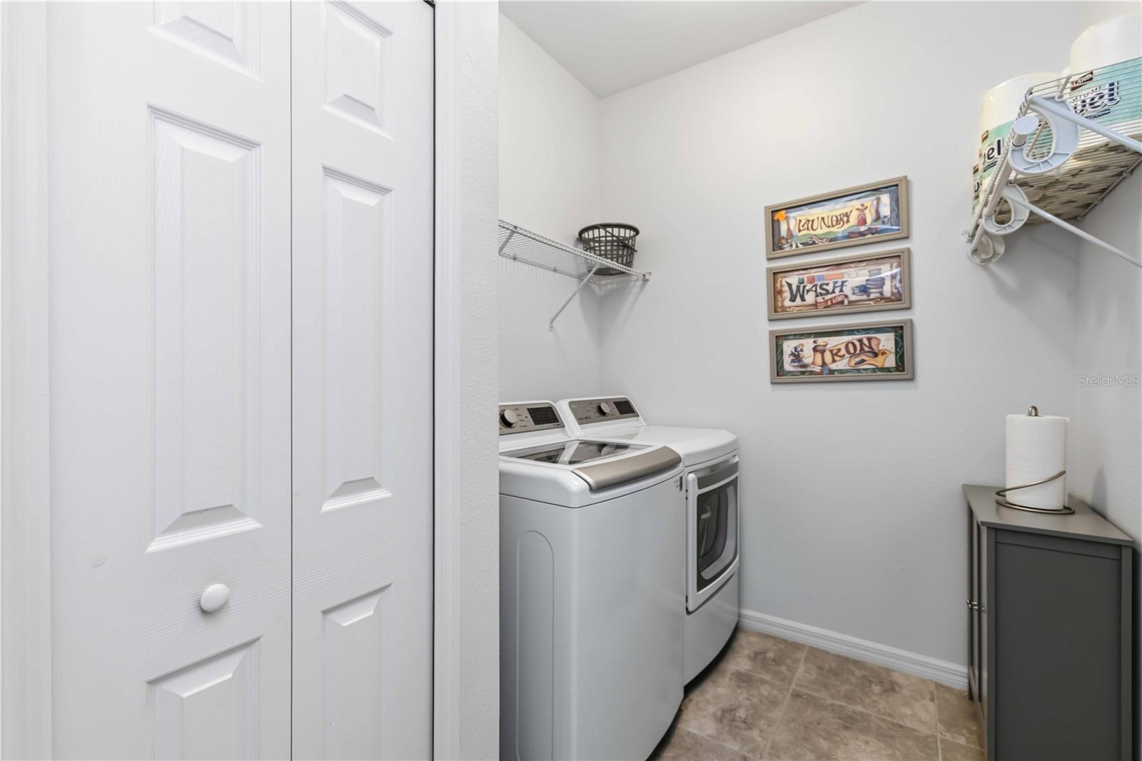 8512 CACHE DR, SARASOTA, FL — photo 32