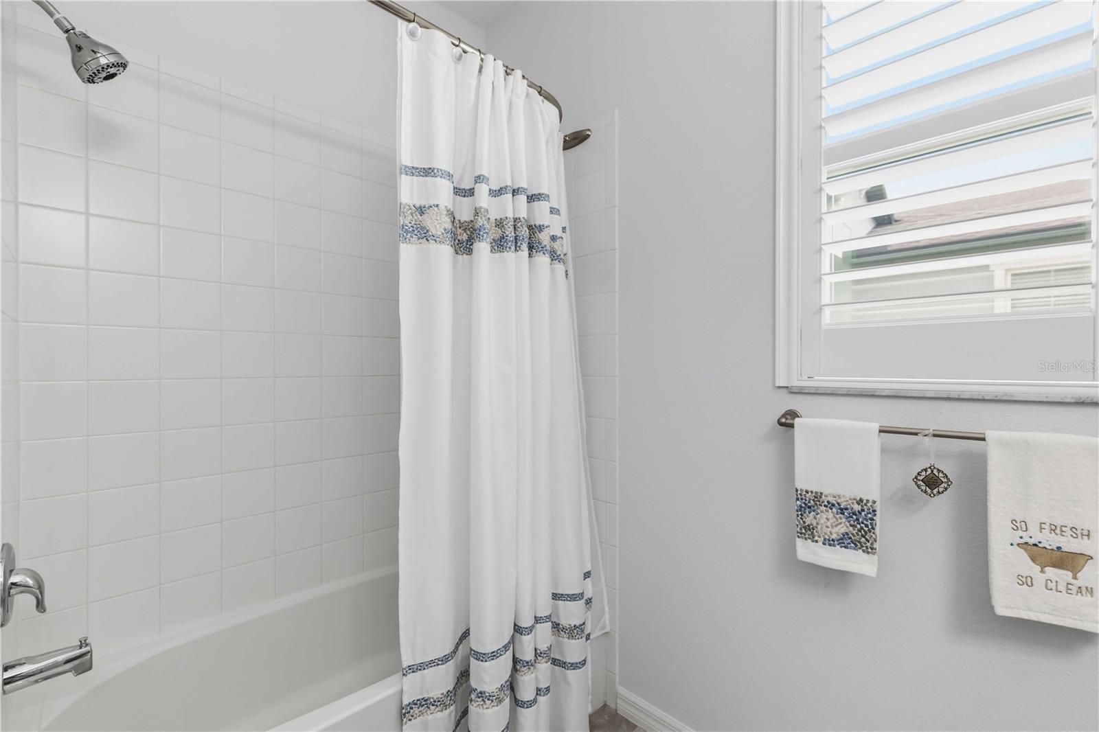 8512 CACHE DR, SARASOTA, FL — photo 33