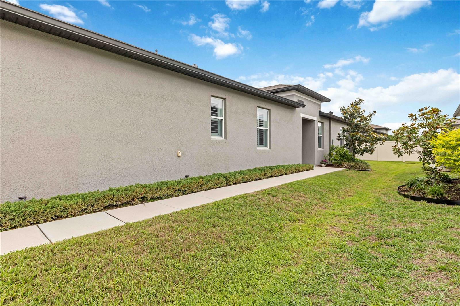 8512 CACHE DR, SARASOTA, FL — photo 46