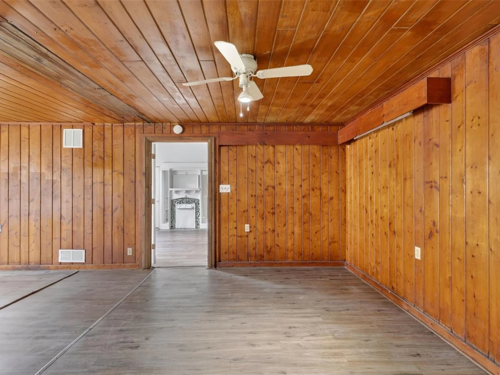 527 E LEMON AVE, EUSTIS, FL — photo 14