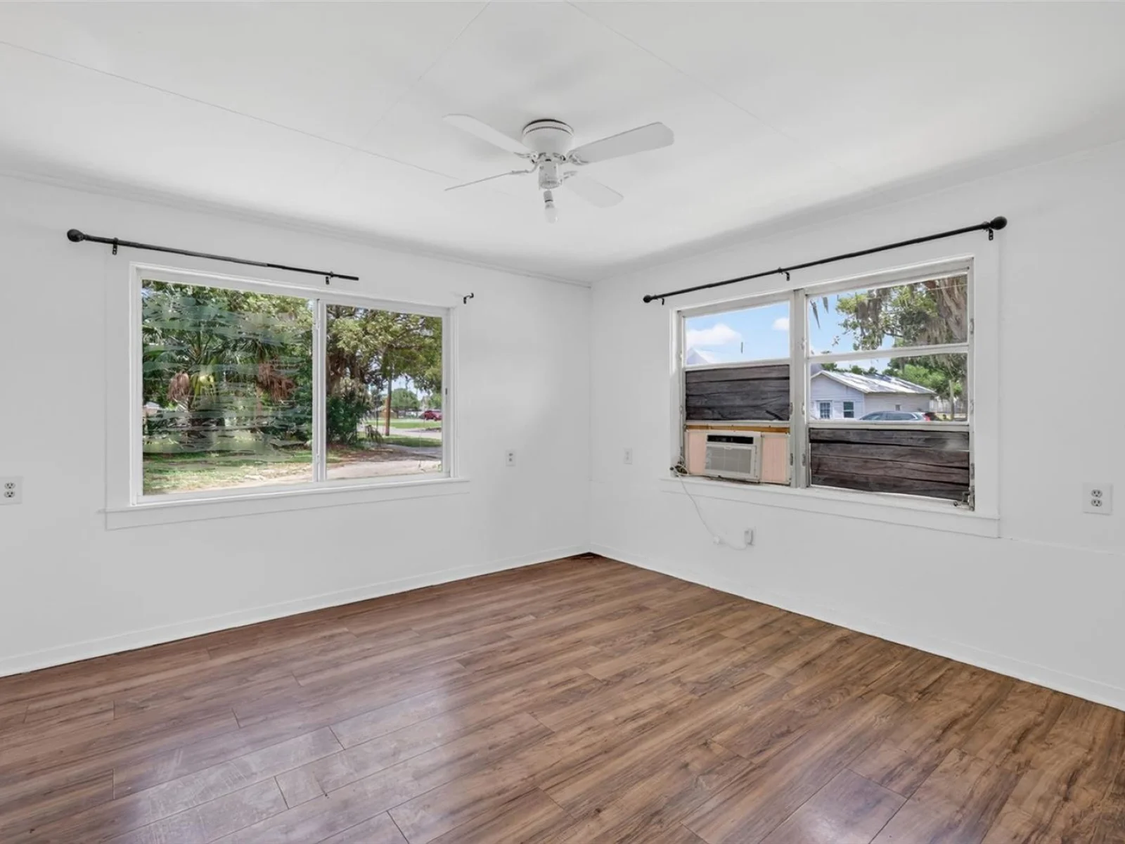 527 E LEMON AVE, EUSTIS, FL — photo 27