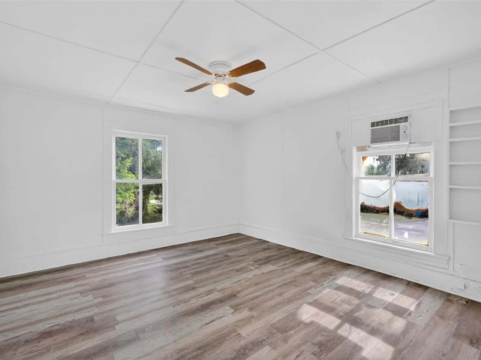 527 E LEMON AVE, EUSTIS, FL — photo 35