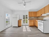 527 E LEMON AVE — photo 37