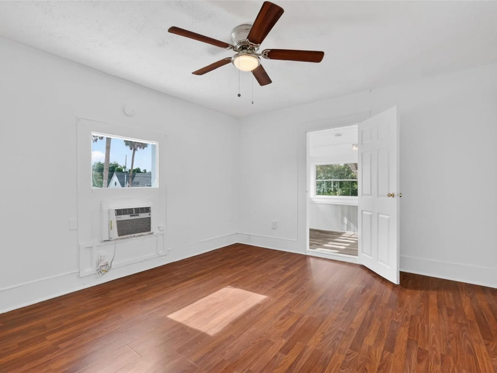 527 E LEMON AVE, EUSTIS, FL — photo 43