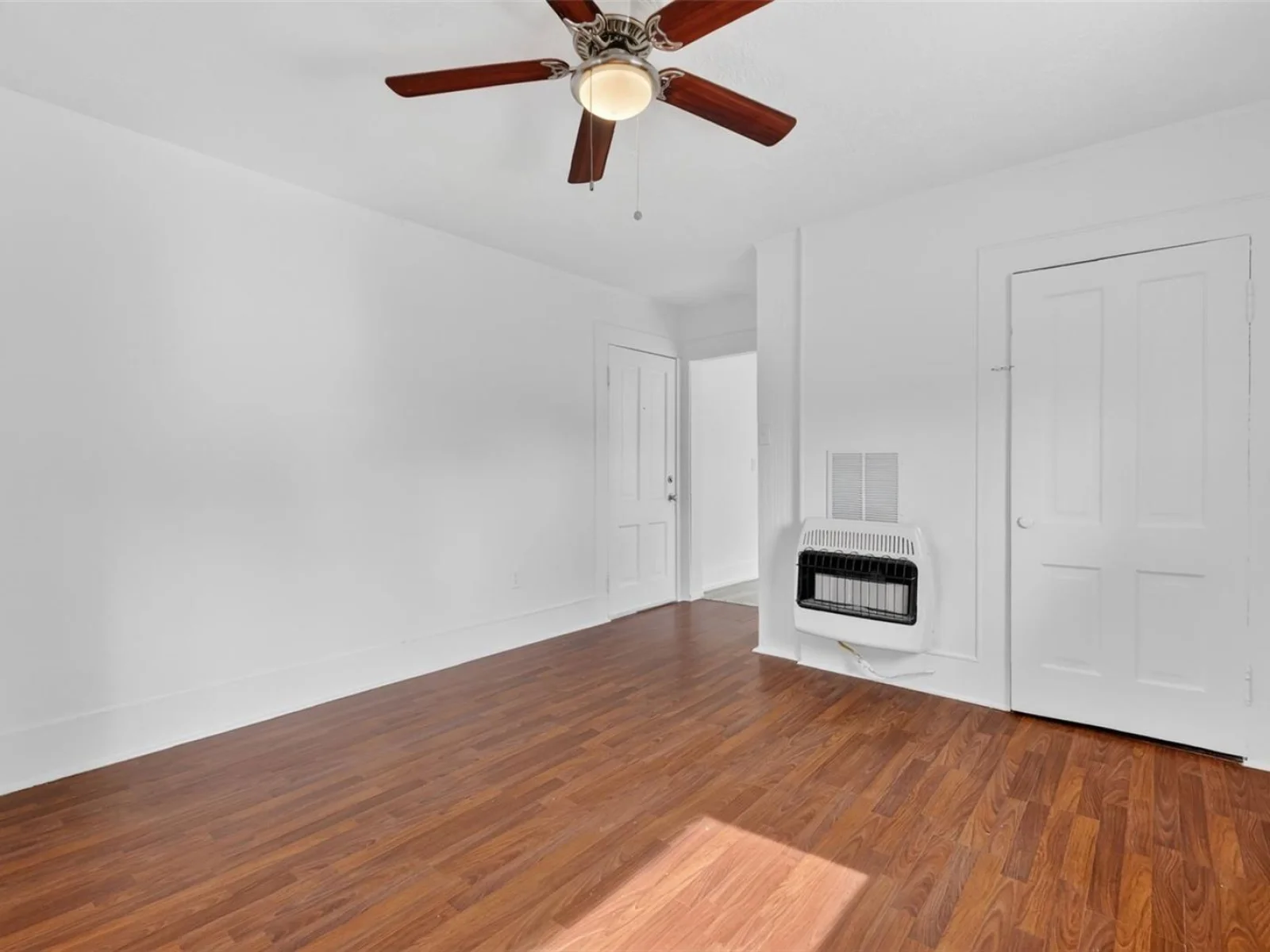 527 E LEMON AVE, EUSTIS, FL — photo 44