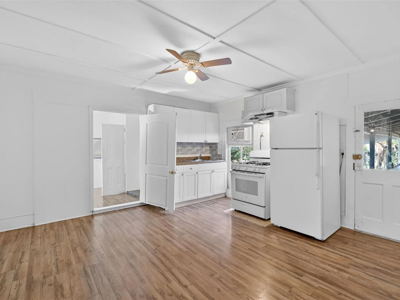 527 E LEMON AVE, EUSTIS, FL — photo 69