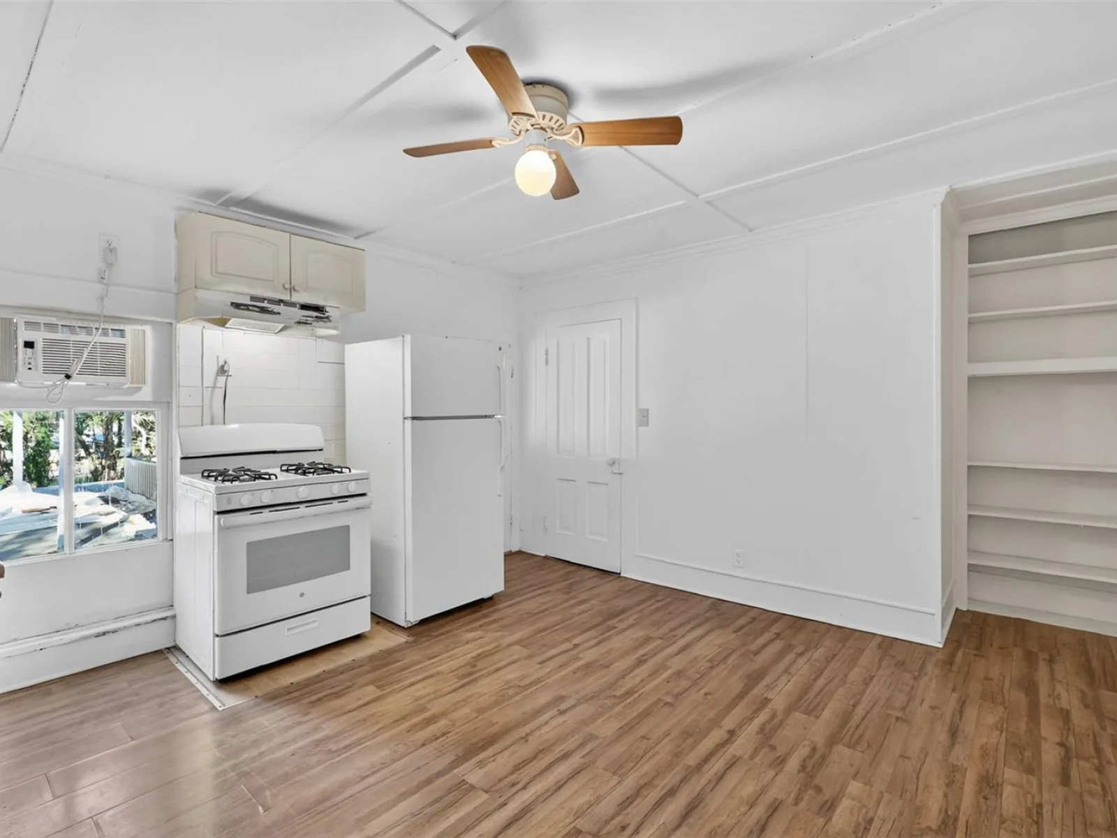 527 E LEMON AVE, EUSTIS, FL — photo 70