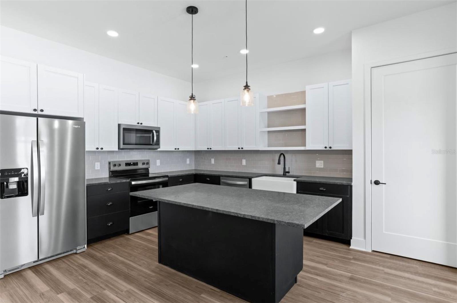 3812 FERN HOLLOW PL, TAMPA, FL — photo 5