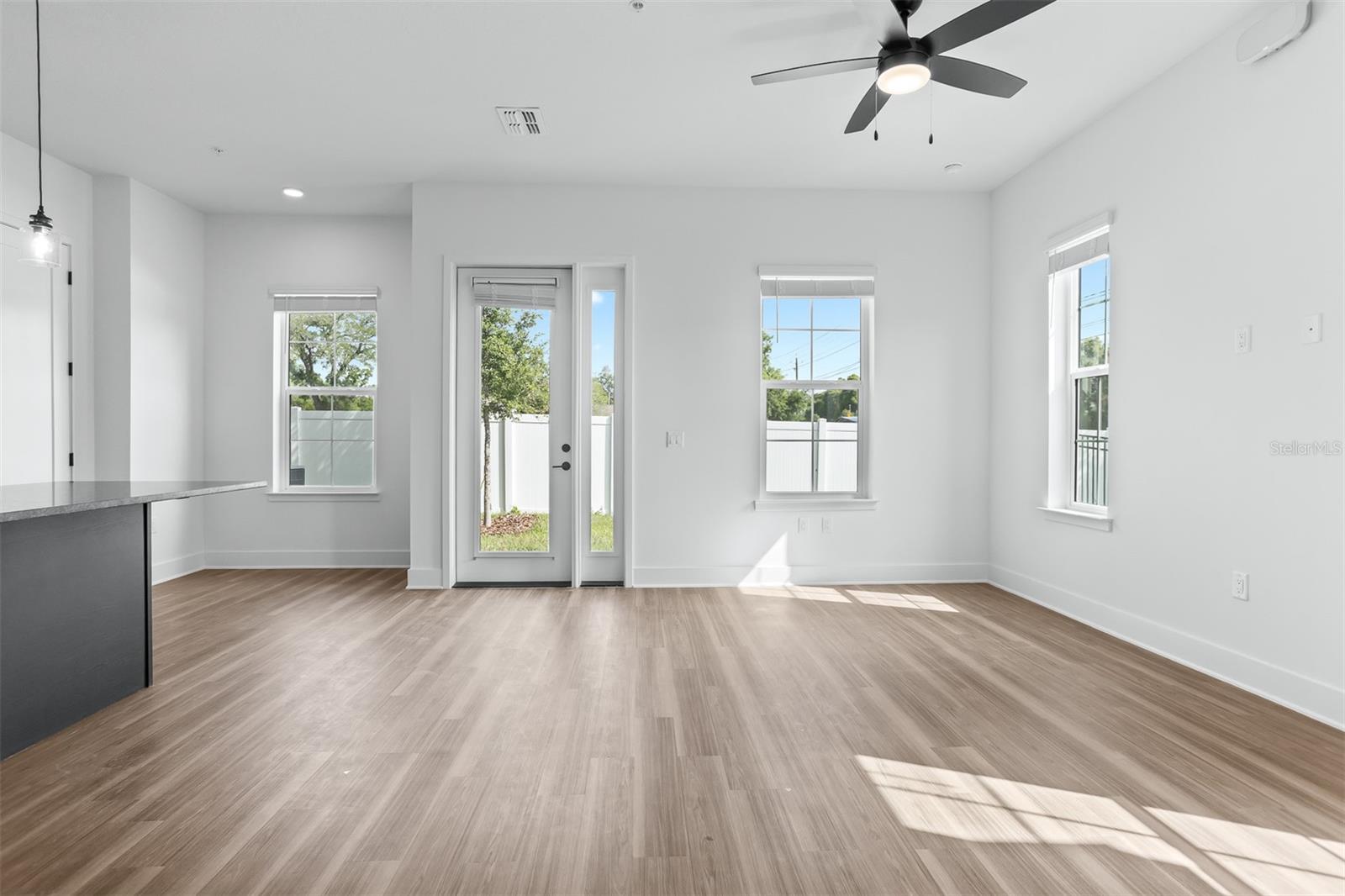 3812 FERN HOLLOW PL, TAMPA, FL — photo 12