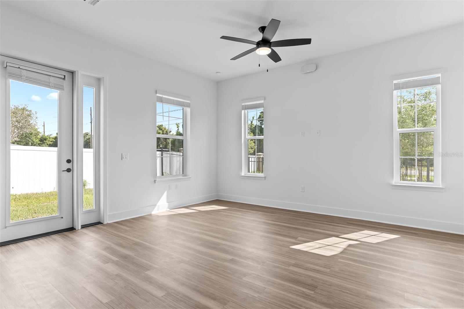 3812 FERN HOLLOW PL, TAMPA, FL — photo 13
