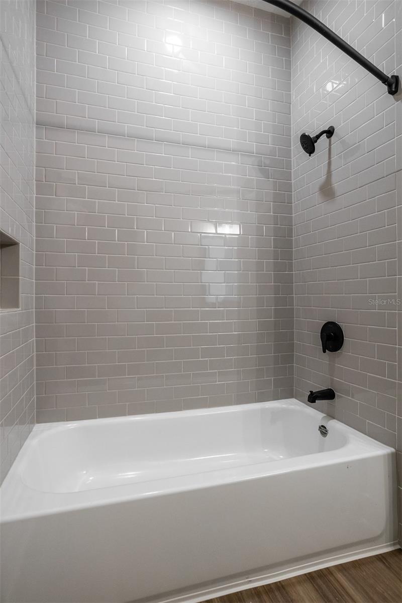 3812 FERN HOLLOW PL, TAMPA, FL — photo 28