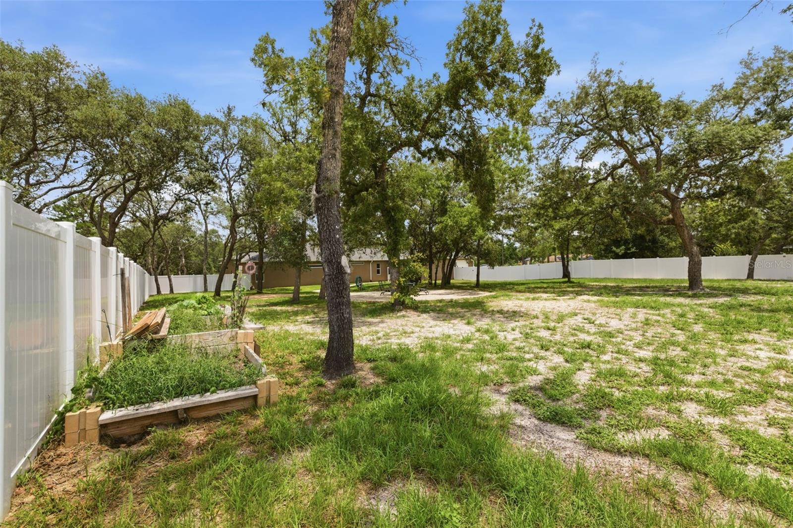 11145 MOUNTAIN MOCKINGBIRD RD, WEEKI WACHEE, FL — photo 9