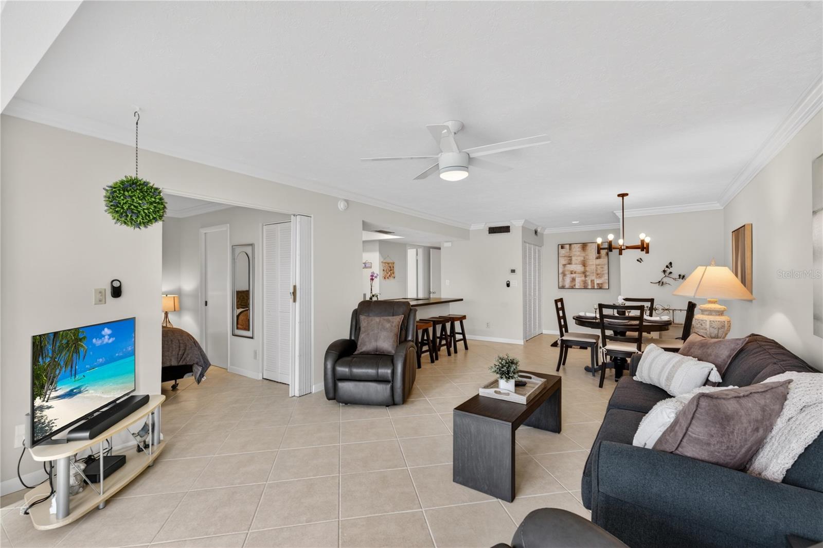 1128 W PEPPERTREE LN #111, SARASOTA, FL — photo 10