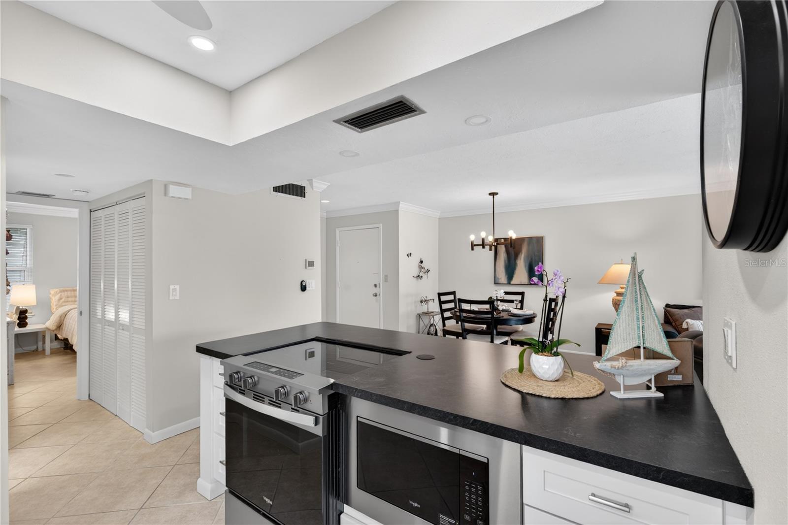 1128 W PEPPERTREE LN #111, SARASOTA, FL — photo 14