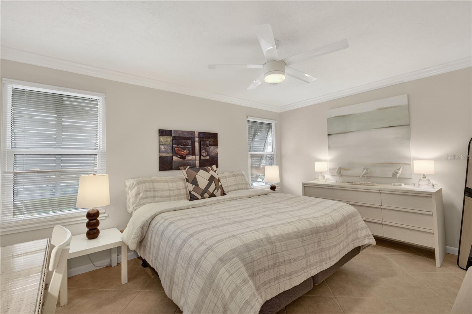 1128 W PEPPERTREE LN #111, SARASOTA, FL — photo 16