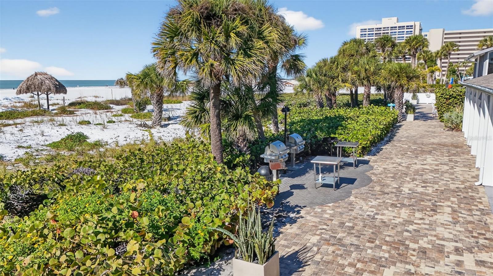 1128 W PEPPERTREE LN #111, SARASOTA, FL — photo 34