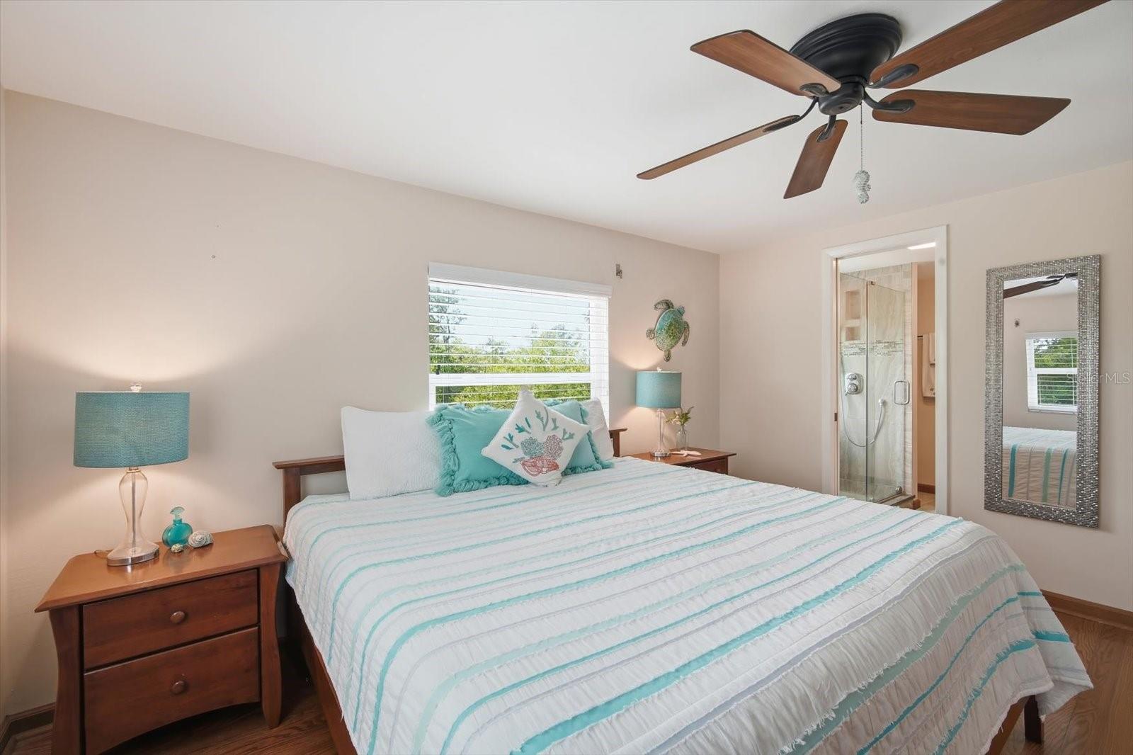 2811 AVENUE C, HOLMES BEACH, FL — photo 15