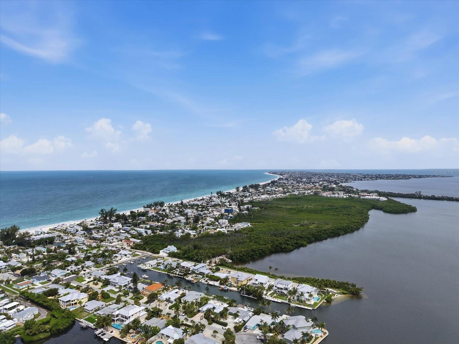 2811 AVENUE C, HOLMES BEACH, FL — photo 42