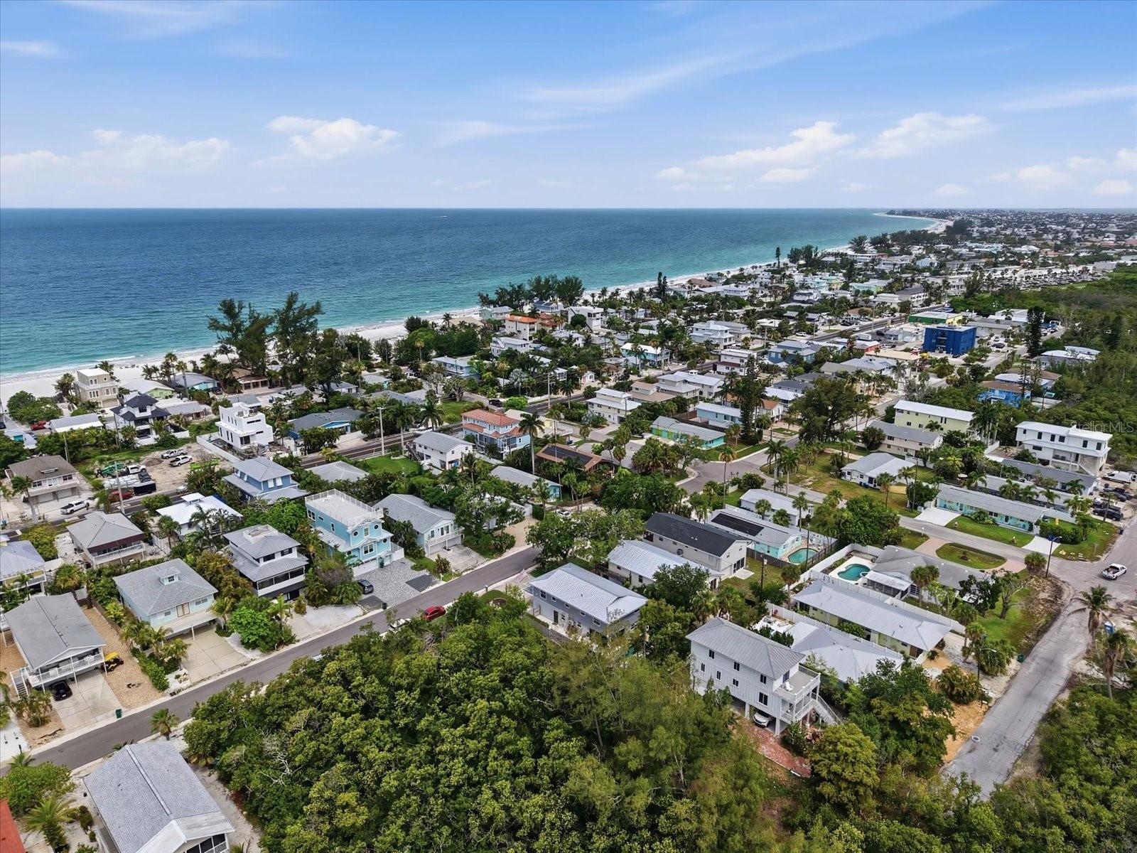 2811 AVENUE C, HOLMES BEACH, FL — photo 43