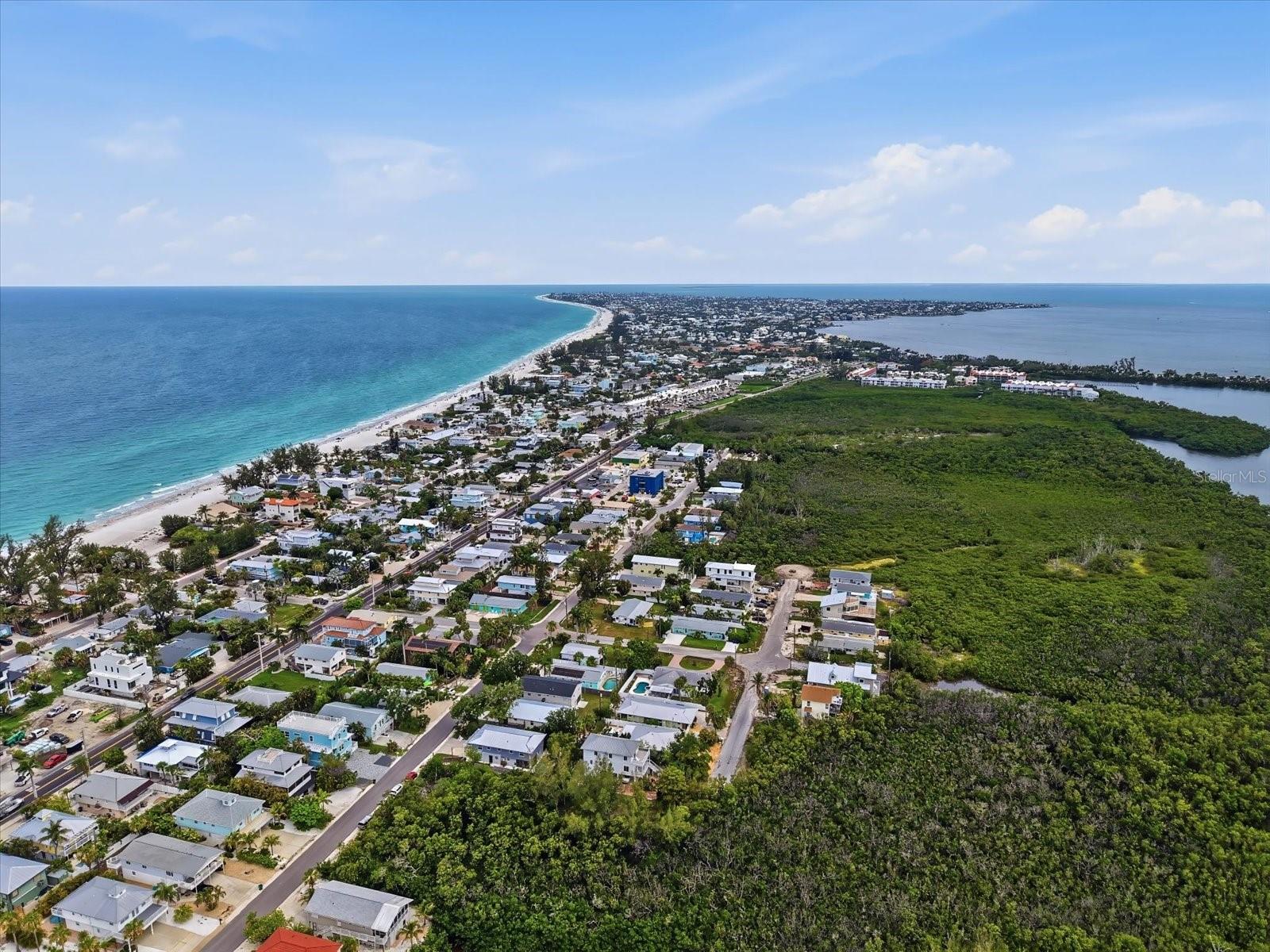 2811 AVENUE C, HOLMES BEACH, FL — photo 46