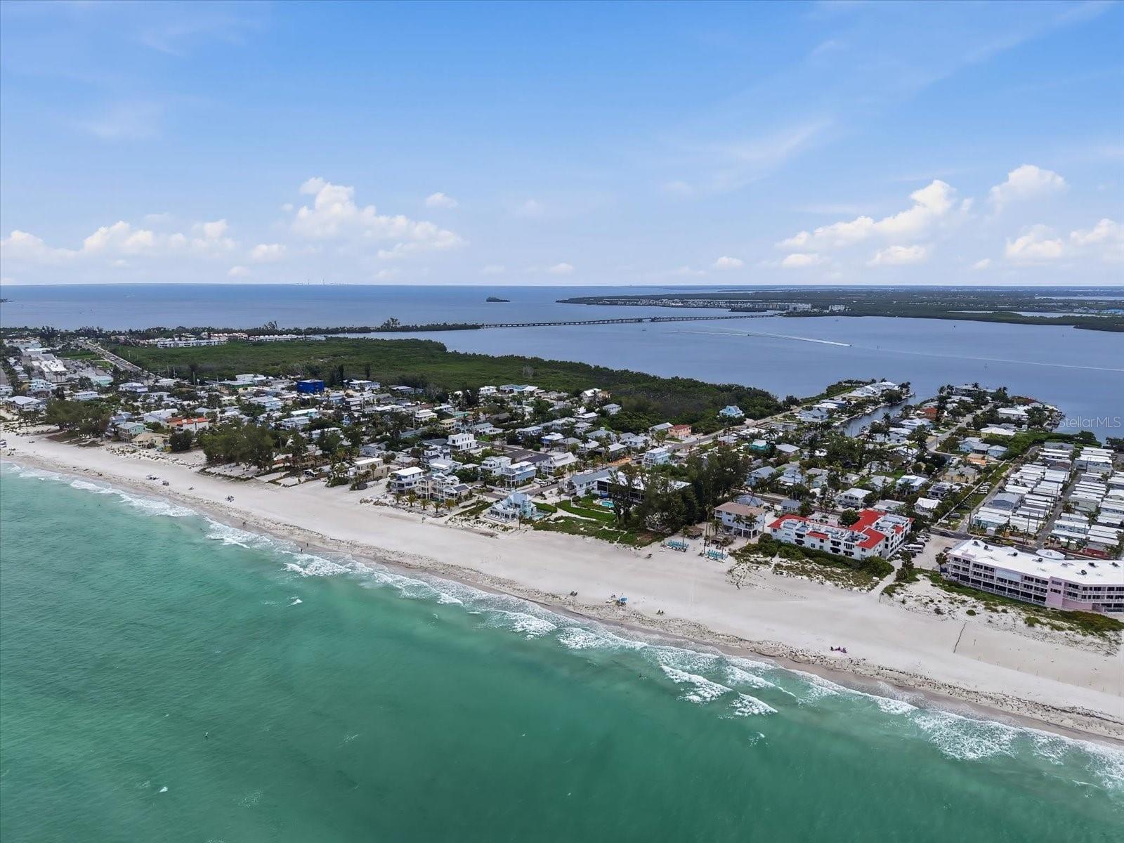 2811 AVENUE C, HOLMES BEACH, FL — photo 48