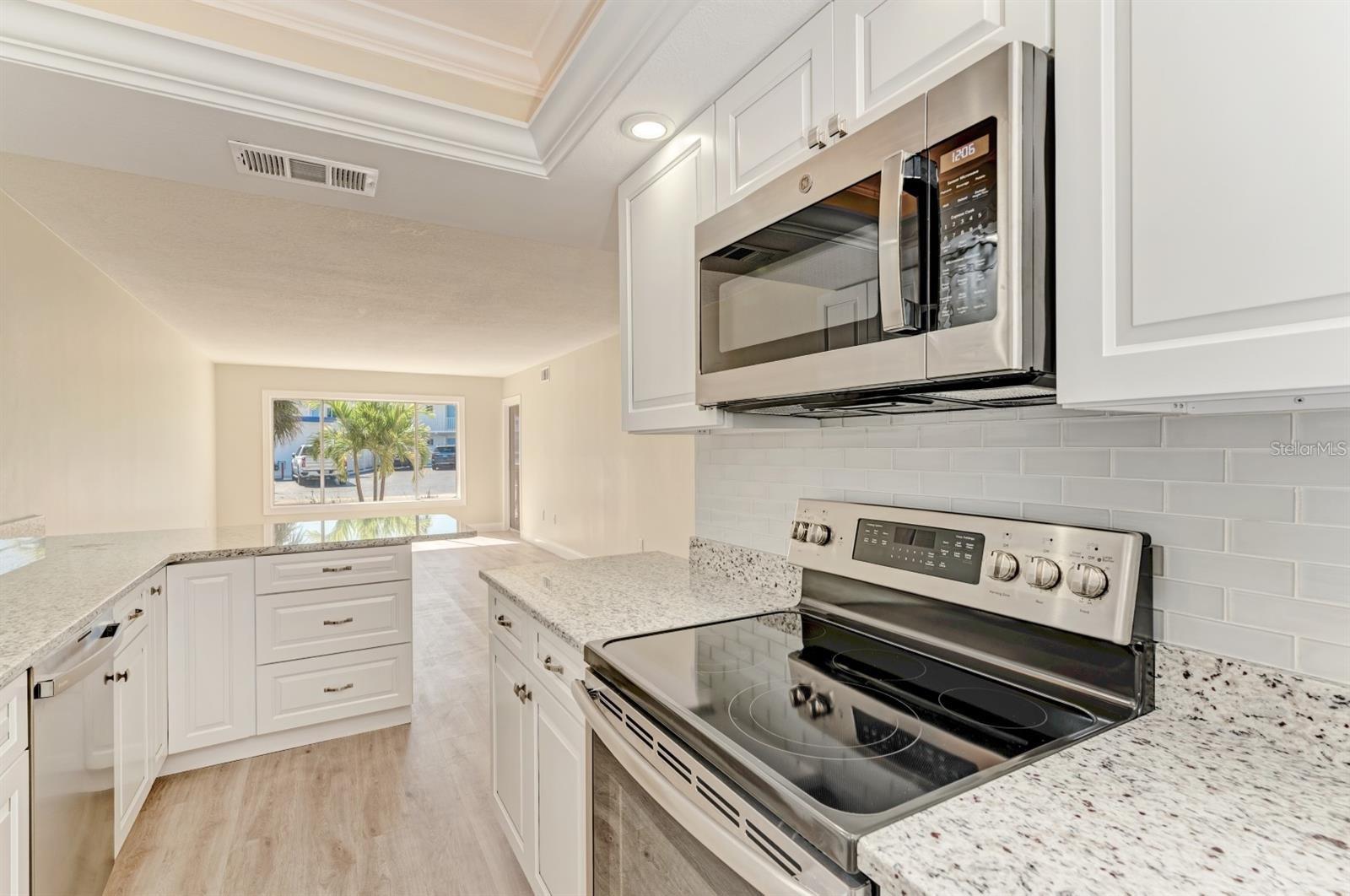 129 TYLER DR #101, SARASOTA, FL — photo 10