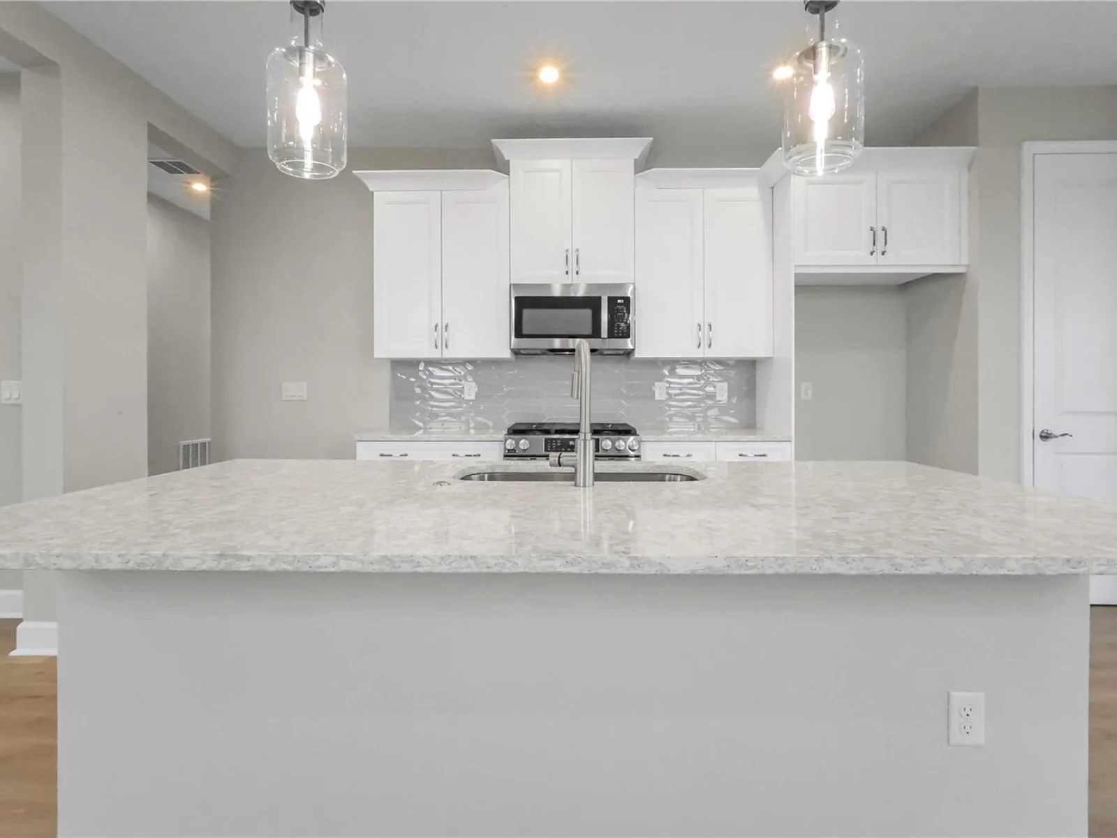570 HAMMOCK OAKS BLVD, LADY LAKE, FL — photo 15
