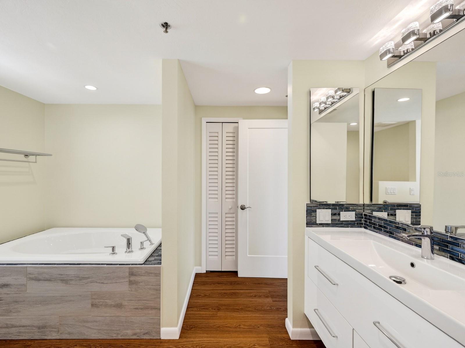 1255 N GULFSTREAM AVE #1101, SARASOTA, FL — photo 31