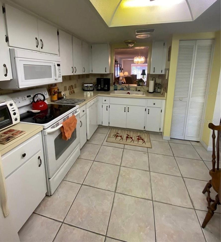 1059 DUNROBIN DR #B, PALM HARBOR, FL — photo 13