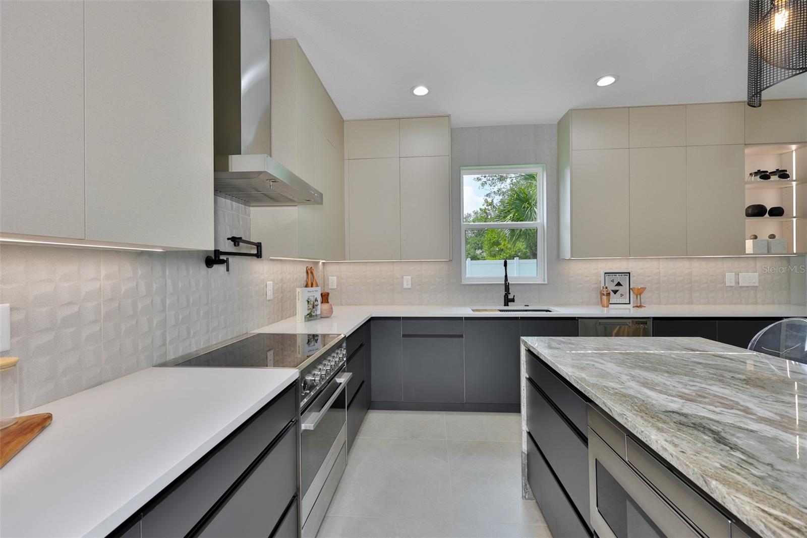 3506 W ROGERS AVE, TAMPA, FL — photo 24