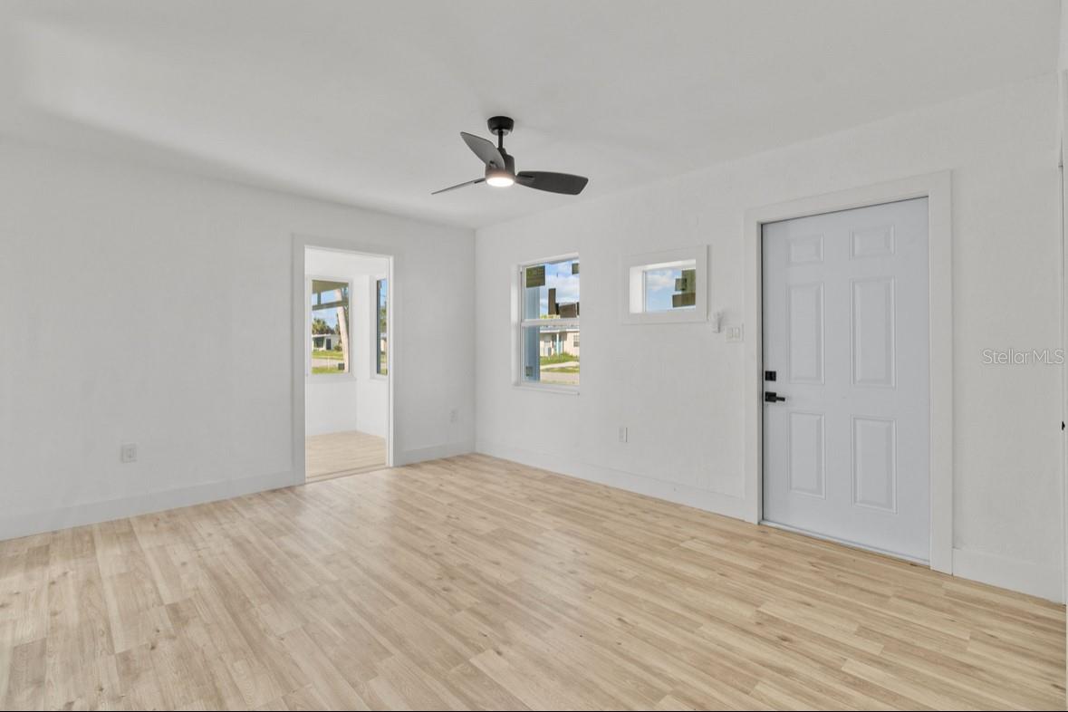 2352 EDNOR ST, PORT CHARLOTTE, FL — photo 2