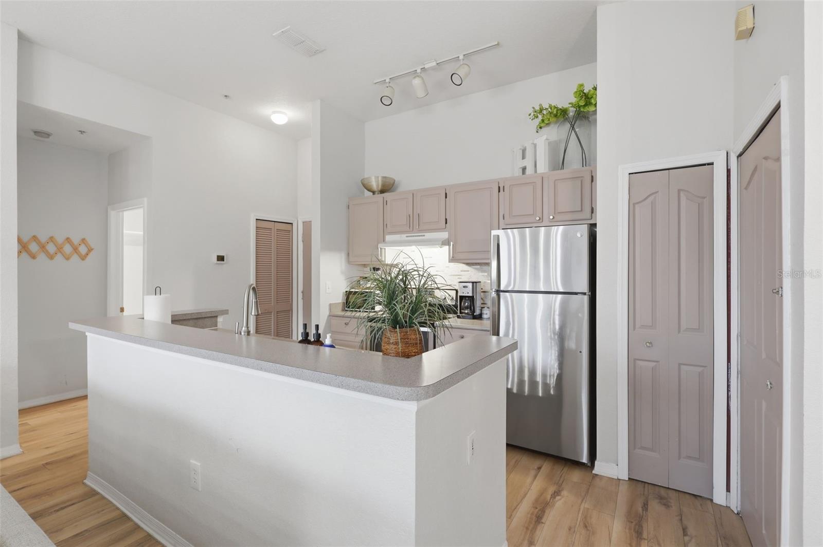 8807 DUNES CT #308, KISSIMMEE, FL — photo 11