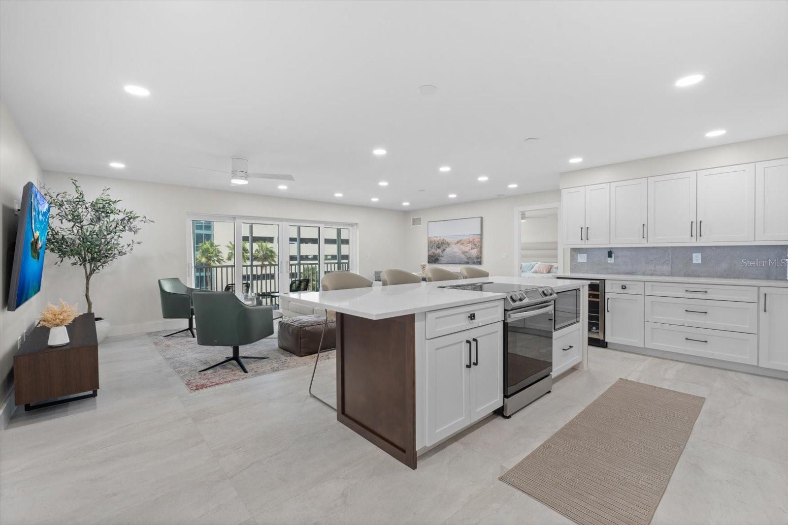 800 BENJAMIN FRANKLIN DR #505, SARASOTA, FL — photo 4