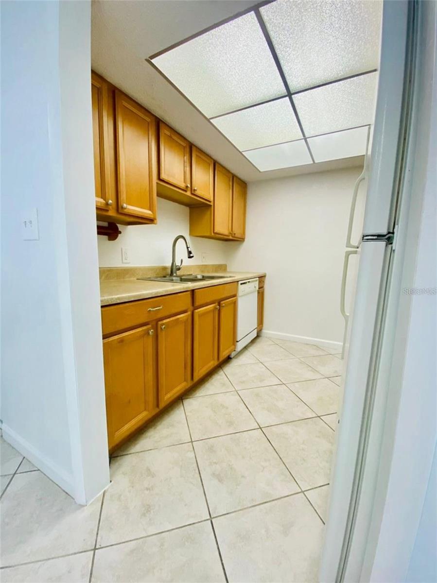 633 N KEENE RD #APT C, CLEARWATER, FL — photo 6