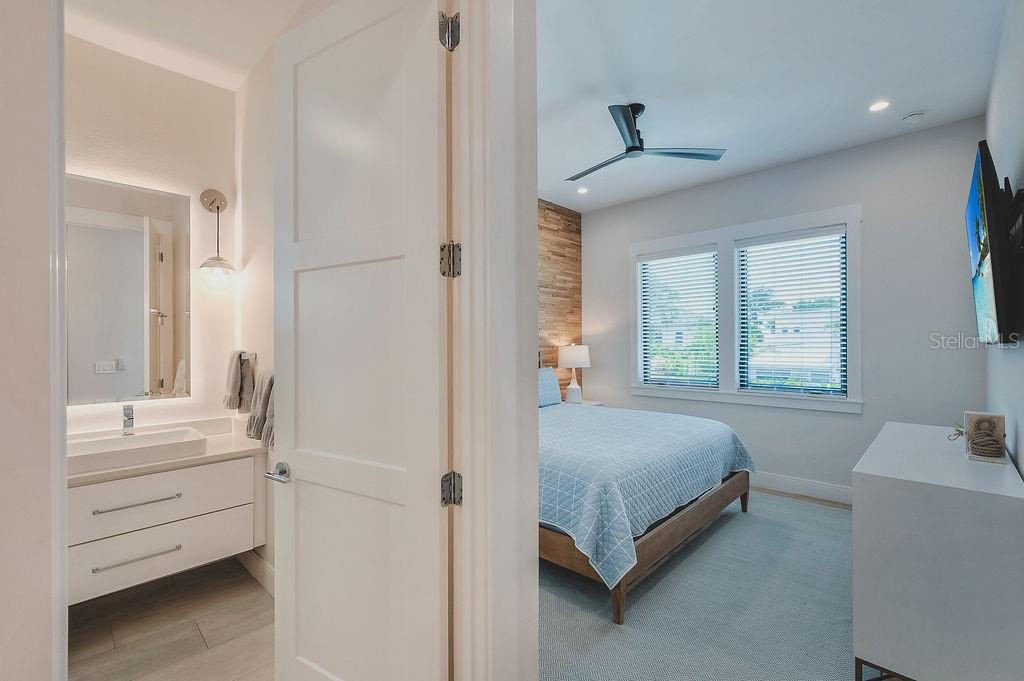 526 SEAGULL WAY, ANNA MARIA, FL — photo 28
