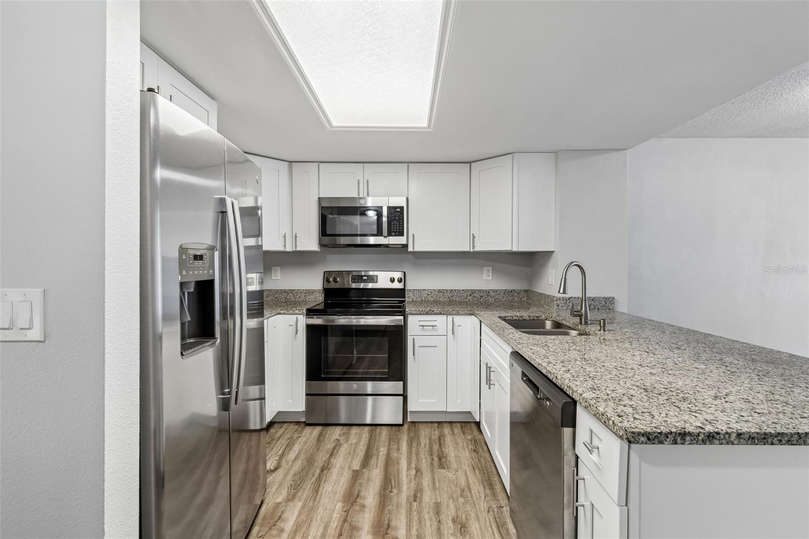 1403 BRIGADOON DR, CLEARWATER, FL — photo 11