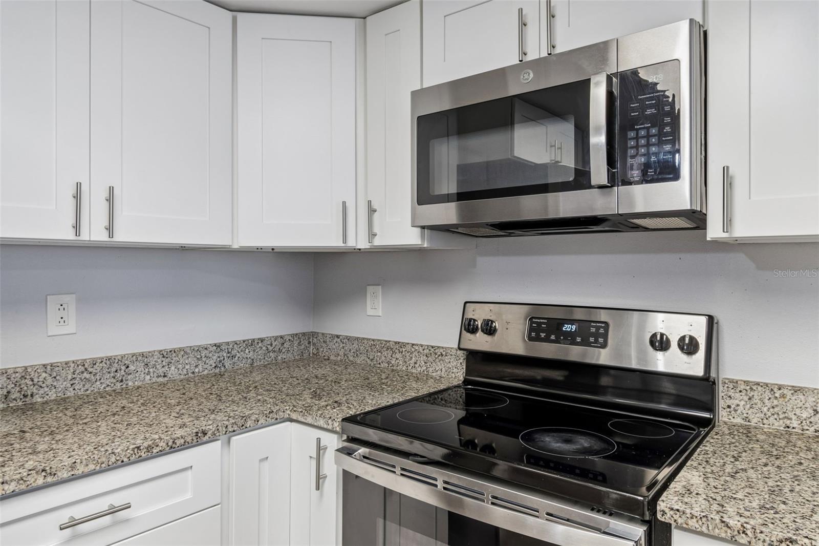 1403 BRIGADOON DR, CLEARWATER, FL — photo 13