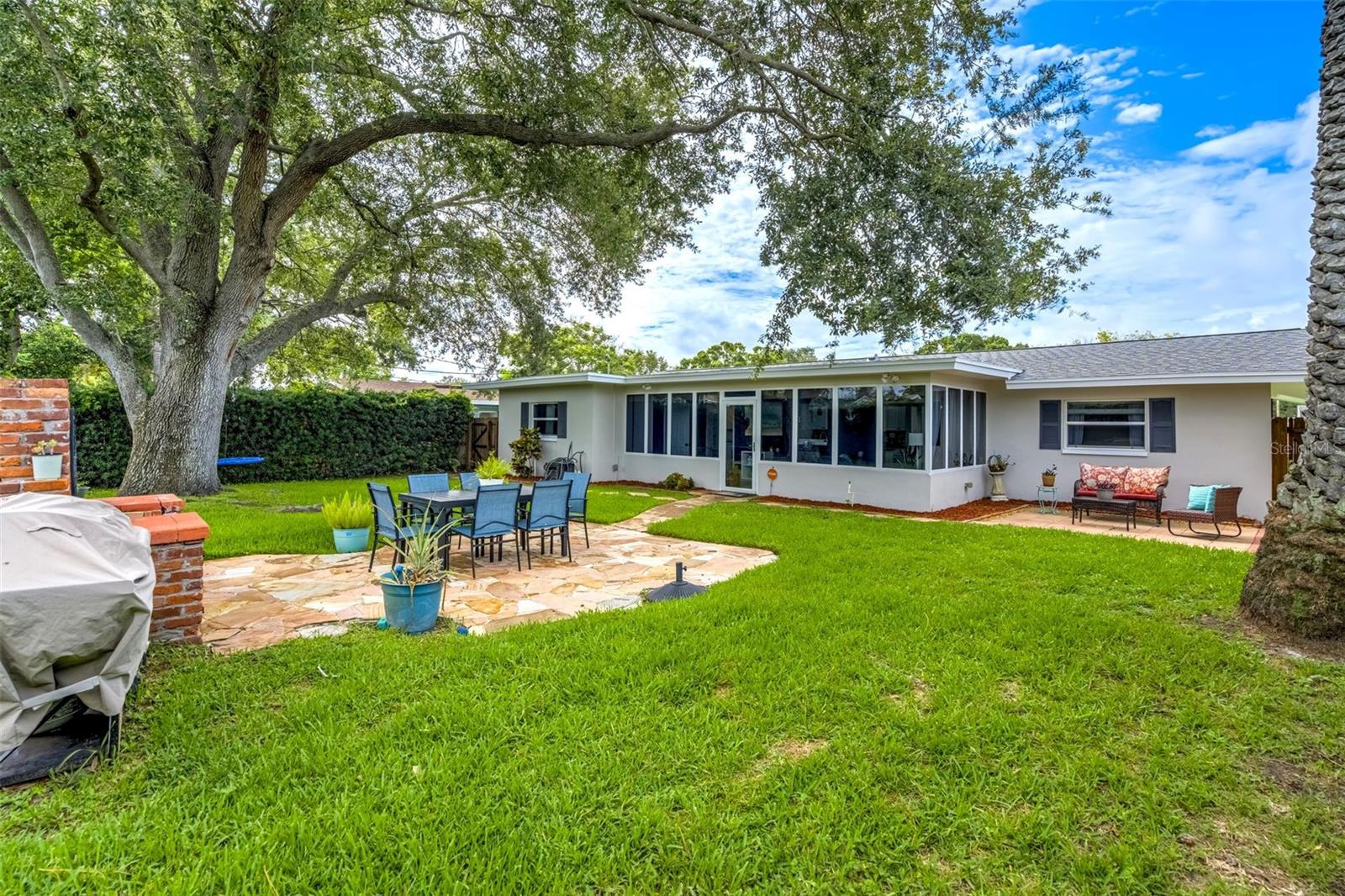 1636 LEISURE DR, CLEARWATER, FL — photo 3