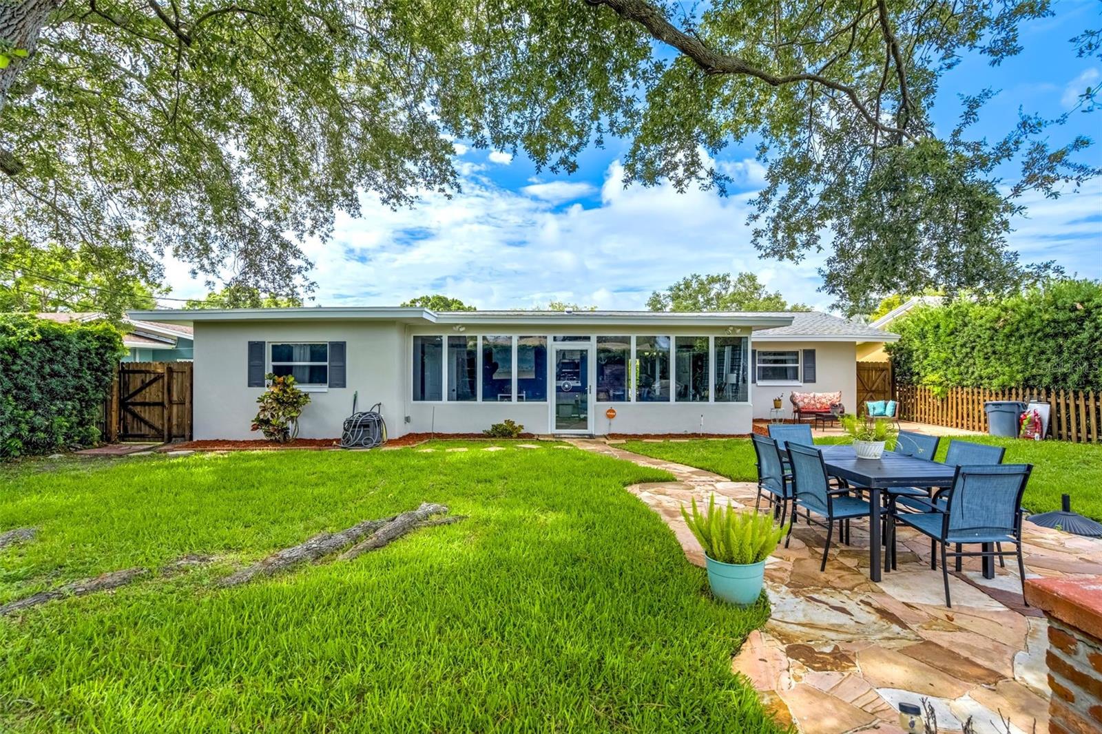 1636 LEISURE DR, CLEARWATER, FL — photo 10