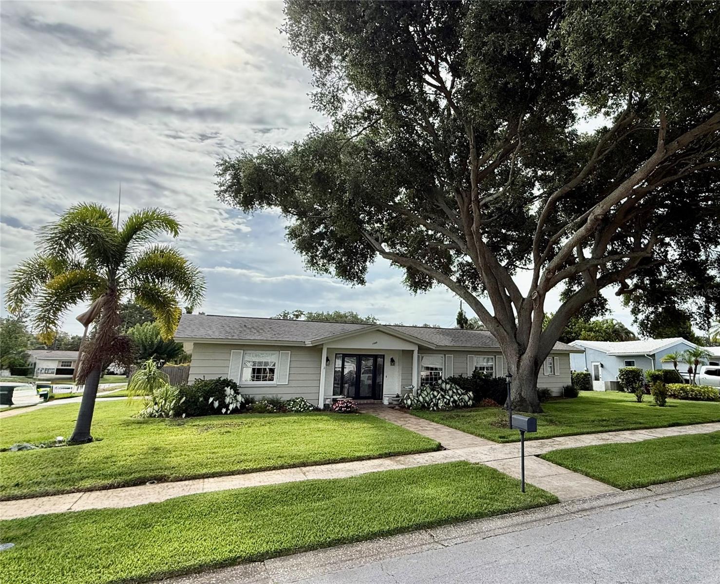 1853 PARADISE LN, CLEARWATER, FL
