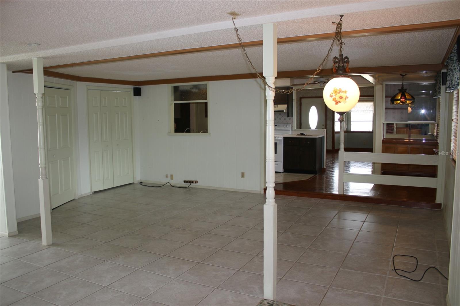 407 N POMPANO AVE, SARASOTA, FL — photo 3