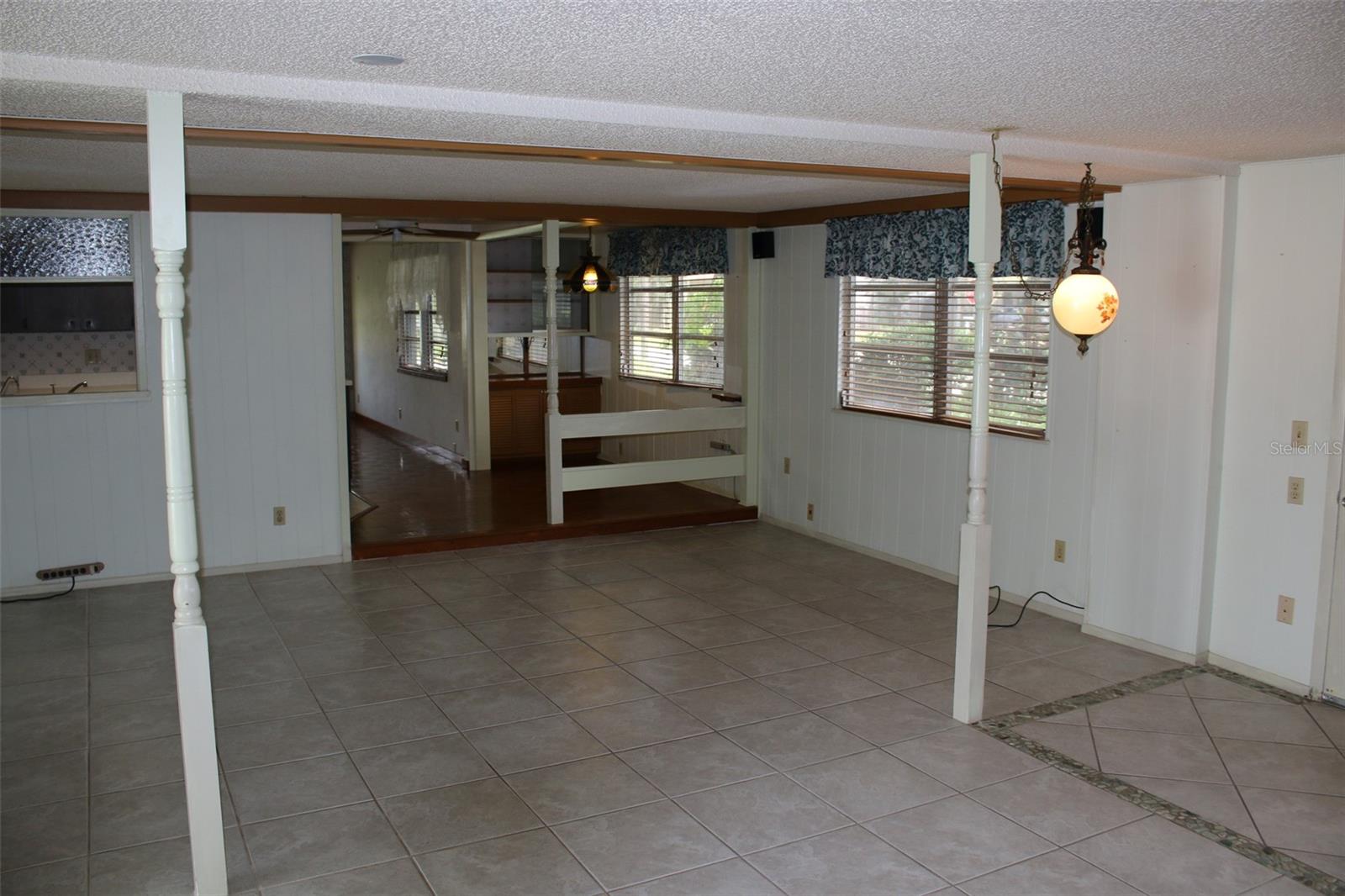 407 N POMPANO AVE, SARASOTA, FL — photo 6