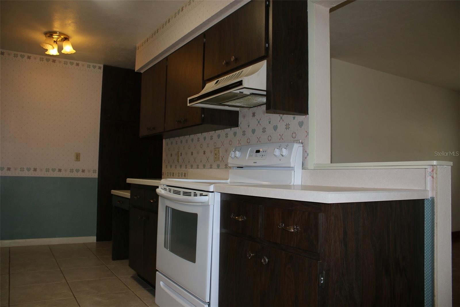 407 N POMPANO AVE, SARASOTA, FL — photo 7